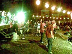 ラブバンドの演奏