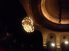 舞台装置のシャンデリア