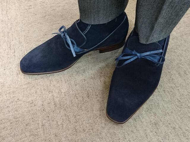 サントーニのリボンはカーフ