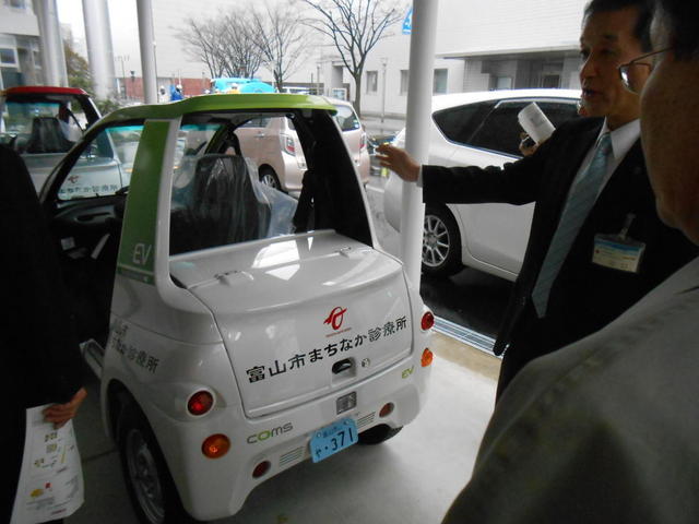 往診に使用する小型電気自動車