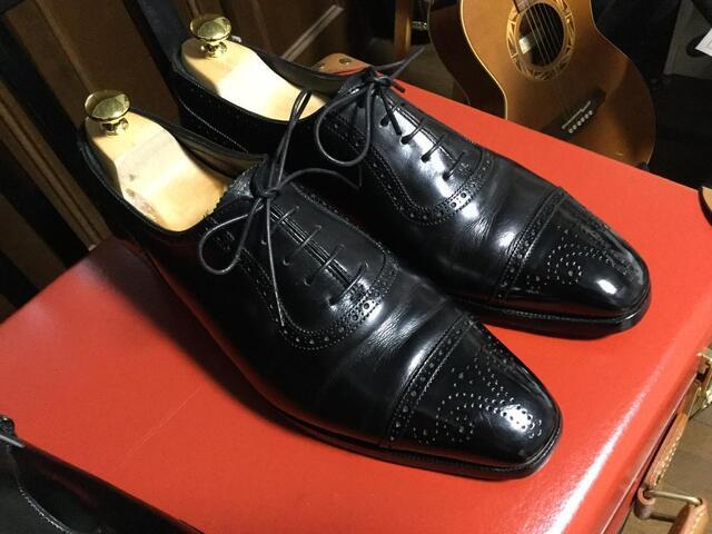 クレバリーのアデレードセミブローグを斜めから