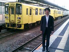 佐賀駅にてローカル列車と