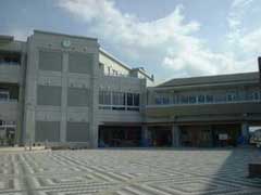 光陽小学校正面